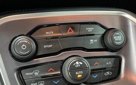 Dodge Challenger III рестайлинг 2, 2020 год, 4 499 900 рублей, 11 фотография
