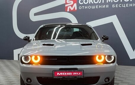 Dodge Challenger III рестайлинг 2, 2020 год, 4 499 900 рублей, 2 фотография