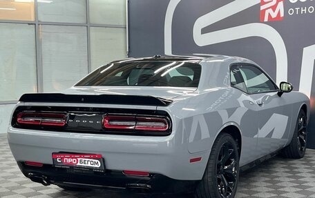 Dodge Challenger III рестайлинг 2, 2020 год, 4 499 900 рублей, 6 фотография