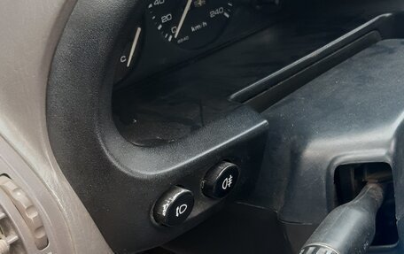 Mazda 323, 1992 год, 190 000 рублей, 4 фотография