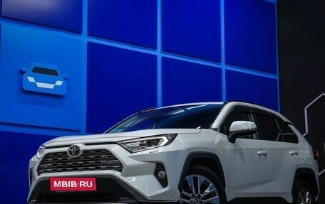 Toyota RAV4, 2020 год, 3 370 000 рублей, 1 фотография