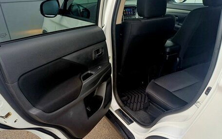 Mitsubishi Outlander III рестайлинг 3, 2018 год, 1 884 000 рублей, 12 фотография