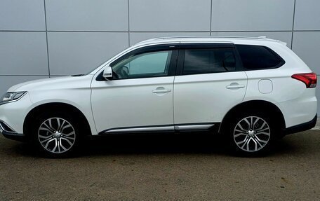 Mitsubishi Outlander III рестайлинг 3, 2018 год, 1 884 000 рублей, 9 фотография