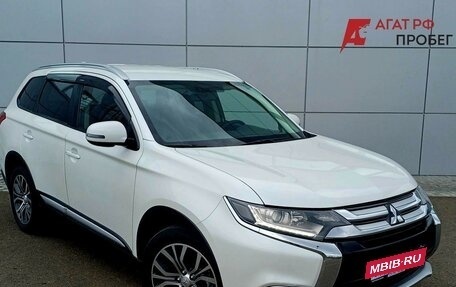Mitsubishi Outlander III рестайлинг 3, 2018 год, 1 884 000 рублей, 3 фотография