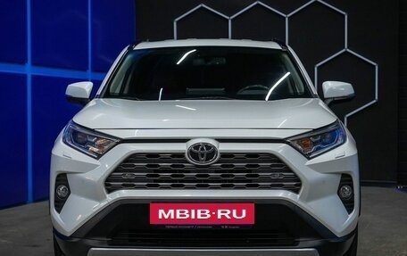 Toyota RAV4, 2020 год, 3 370 000 рублей, 4 фотография