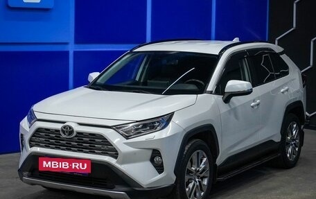 Toyota RAV4, 2020 год, 3 370 000 рублей, 2 фотография
