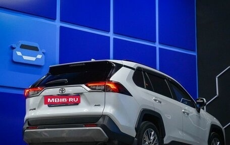 Toyota RAV4, 2020 год, 3 370 000 рублей, 6 фотография