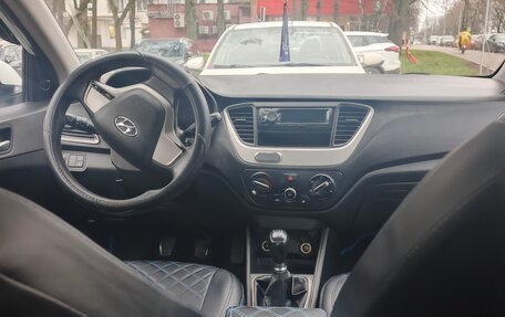 Hyundai Solaris II рестайлинг, 2018 год, 570 000 рублей, 9 фотография