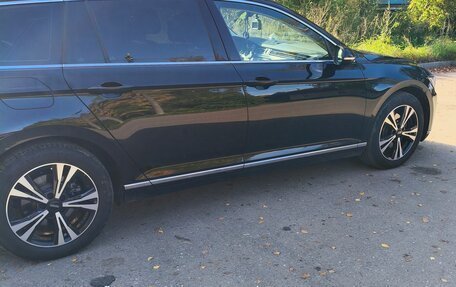Volkswagen Passat B8 рестайлинг, 2016 год, 1 650 000 рублей, 14 фотография