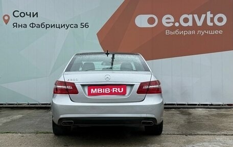 Mercedes-Benz E-Класс, 2011 год, 1 900 000 рублей, 4 фотография