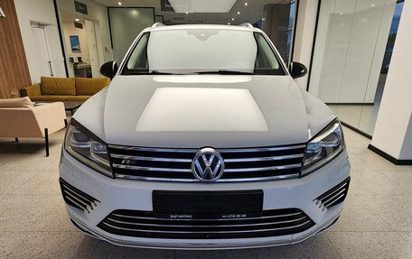 Volkswagen Touareg III, 2017 год, 3 200 000 рублей, 2 фотография