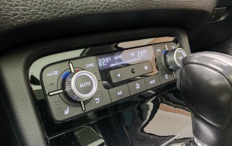 Volkswagen Touareg III, 2017 год, 3 200 000 рублей, 14 фотография