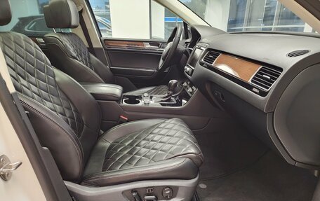 Volkswagen Touareg III, 2017 год, 3 200 000 рублей, 15 фотография