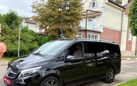 Mercedes-Benz V-Класс, 2021 год, 5 990 000 рублей, 1 фотография