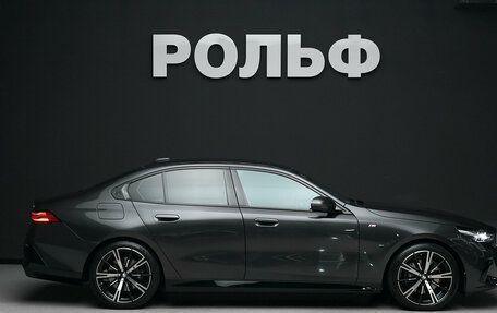 BMW 5 серия, 2025 год, 8 800 000 рублей, 3 фотография