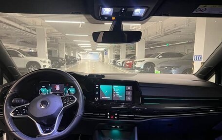 Volkswagen Golf VIII, 2023 год, 1 710 000 рублей, 10 фотография