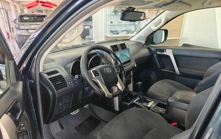 Toyota Land Cruiser Prado 150 рестайлинг 2, 2013 год, 2 599 000 рублей, 11 фотография