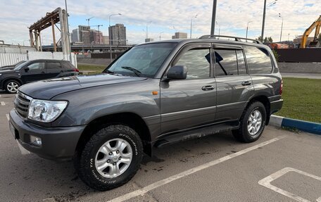 Toyota Land Cruiser 100 рестайлинг 2, 2003 год, 2 800 000 рублей, 1 фотография
