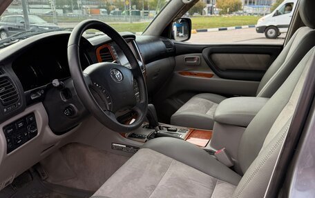 Toyota Land Cruiser 100 рестайлинг 2, 2003 год, 2 800 000 рублей, 5 фотография