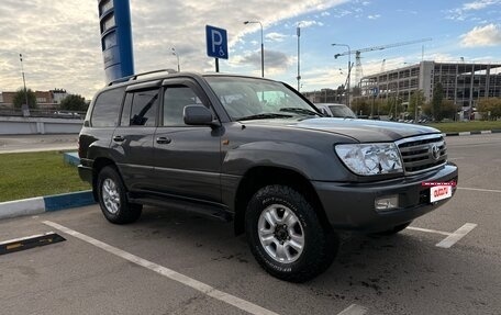 Toyota Land Cruiser 100 рестайлинг 2, 2003 год, 2 800 000 рублей, 2 фотография