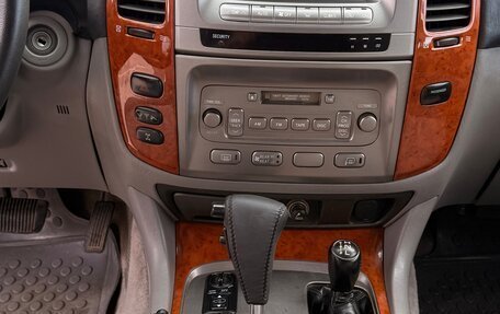 Toyota Land Cruiser 100 рестайлинг 2, 2003 год, 2 800 000 рублей, 10 фотография
