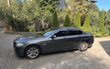 BMW 5 серия, 2014 год, 1 870 000 рублей, 2 фотография
