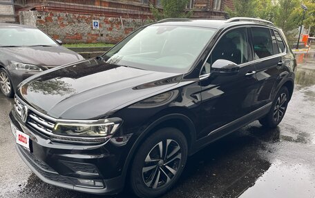 Volkswagen Tiguan II, 2019 год, 2 450 000 рублей, 2 фотография