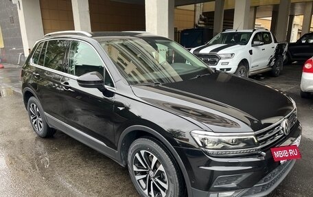 Volkswagen Tiguan II, 2019 год, 2 450 000 рублей, 3 фотография