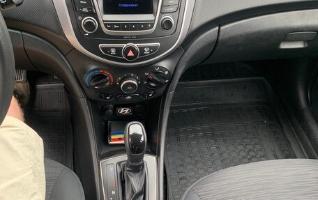 Hyundai Solaris II рестайлинг, 2014 год, 800 000 рублей, 8 фотография