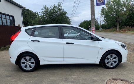 Hyundai Solaris II рестайлинг, 2014 год, 800 000 рублей, 2 фотография