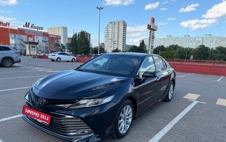 Toyota Camry, 2018 год, 2 320 000 рублей, 4 фотография