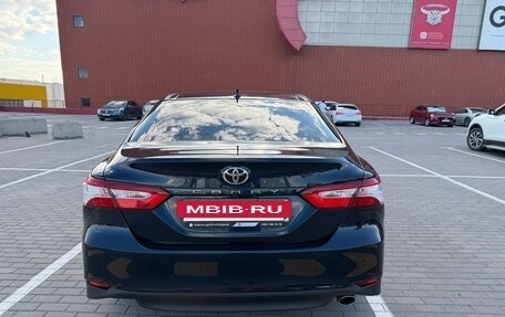 Toyota Camry, 2018 год, 2 320 000 рублей, 2 фотография