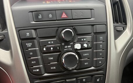 Opel Astra J, 2011 год, 700 000 рублей, 7 фотография