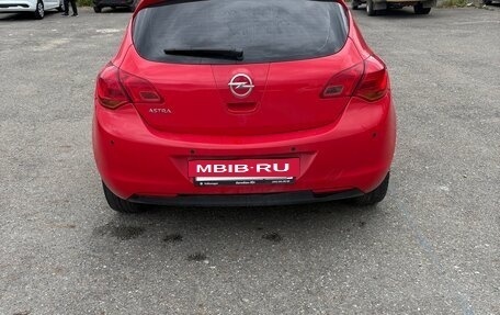 Opel Astra J, 2011 год, 700 000 рублей, 2 фотография