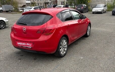 Opel Astra J, 2011 год, 700 000 рублей, 3 фотография