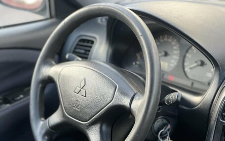 Mitsubishi Carisma I, 2003 год, 250 000 рублей, 13 фотография
