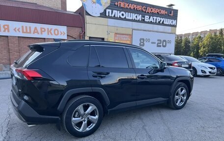 Toyota RAV4, 2021 год, 3 250 000 рублей, 3 фотография