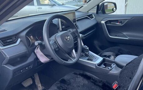 Toyota RAV4, 2021 год, 3 250 000 рублей, 9 фотография