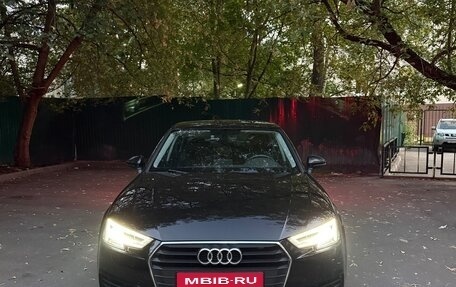 Audi A4, 2018 год, 1 900 000 рублей, 1 фотография