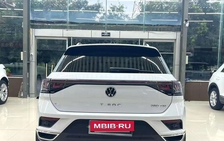 Volkswagen T-Roc I, 2023 год, 1 610 000 рублей, 3 фотография
