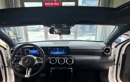 Mercedes-Benz A-Класс, 2023 год, 2 000 001 рублей, 8 фотография