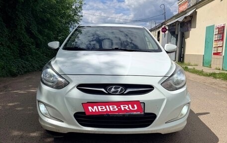 Hyundai Solaris II рестайлинг, 2011 год, 670 000 рублей, 1 фотография