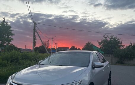 Toyota Camry, 2015 год, 1 650 000 рублей, 2 фотография