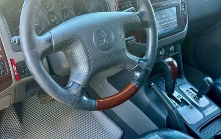 Mitsubishi Pajero III рестайлинг, 2005 год, 910 000 рублей, 12 фотография