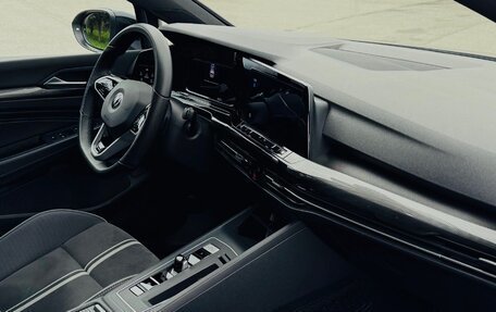 Volkswagen Golf VIII, 2022 год, 1 900 000 рублей, 7 фотография