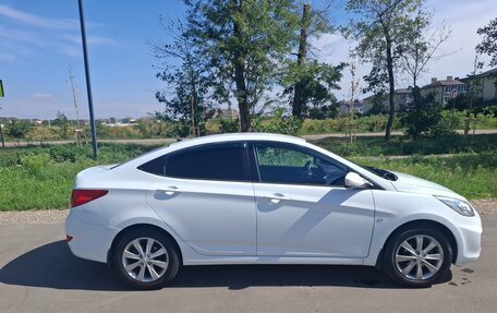 Hyundai Solaris II рестайлинг, 2013 год, 850 000 рублей, 2 фотография