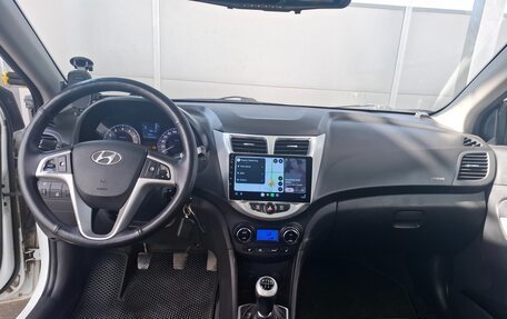 Hyundai Solaris II рестайлинг, 2013 год, 850 000 рублей, 17 фотография
