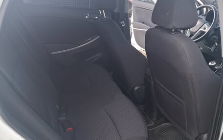 Hyundai Solaris II рестайлинг, 2013 год, 850 000 рублей, 14 фотография