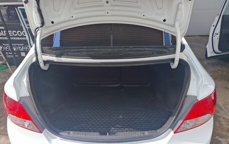 Hyundai Solaris II рестайлинг, 2013 год, 850 000 рублей, 12 фотография