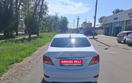 Hyundai Solaris II рестайлинг, 2013 год, 850 000 рублей, 4 фотография
